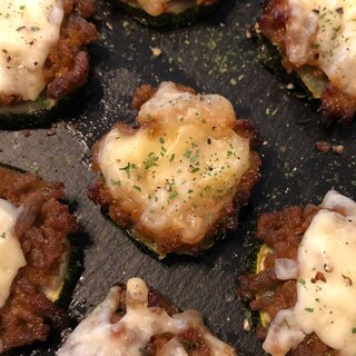 トースターで☆肉のせズッキーニのチーズ焼き